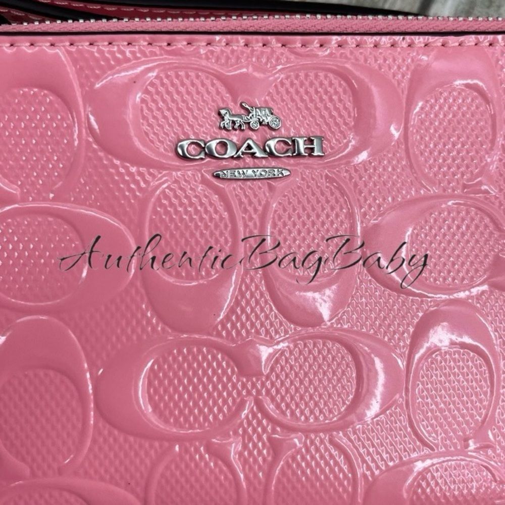 Coach Corner Zip Wristlet In Signature Leather With Heart Charm Wallet - Picture 2 of 7